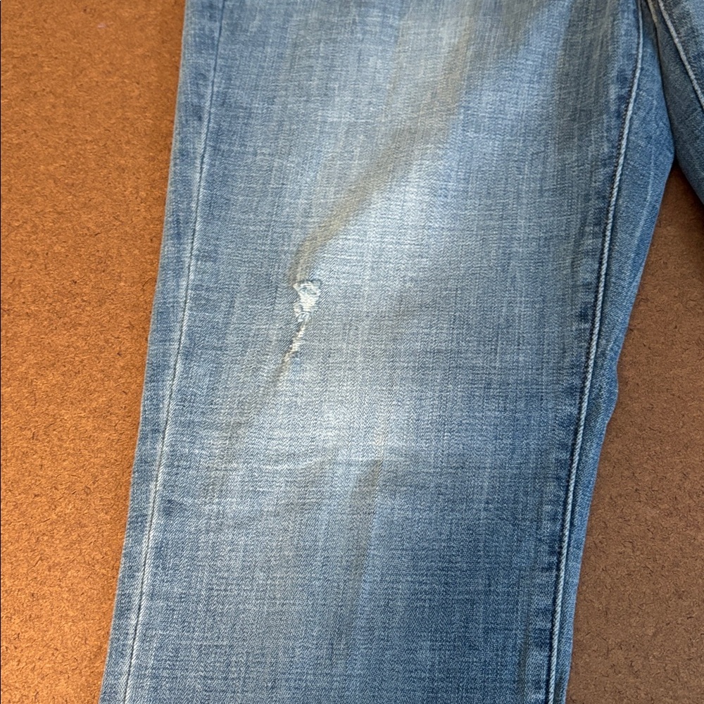 Levi's Classic Blue Straight Leg Women's mid rise skinny Mom Jeans - Picture 4 of 16